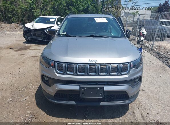 3C4NJDBBXNT210477 2022 JEEP COMPASS Silver Rear interior view