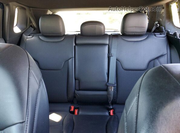 3C4NJDBBXNT226226 2022 JEEP COMPASS Black Vista de los asientos traseros