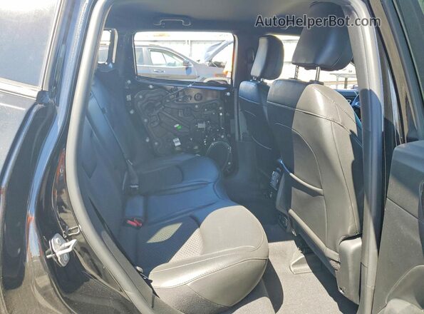 3C4NJDBBXNT226226 2022 JEEP COMPASS Black Vista interior trasera
