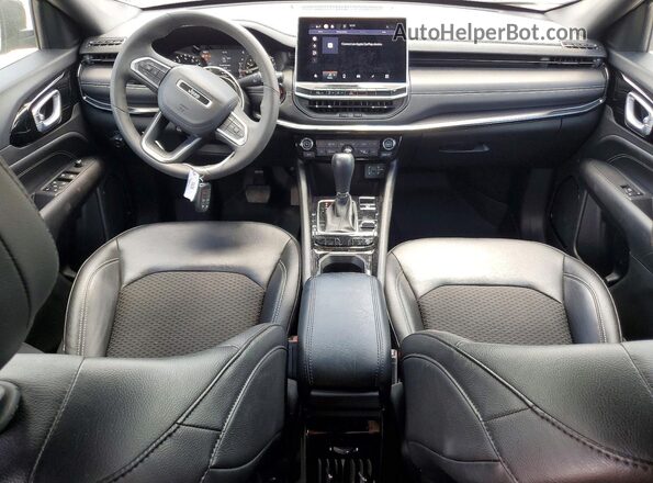 3C4NJDBN0PT507643 2023 JEEP COMPASS Серый Вид панели приборов