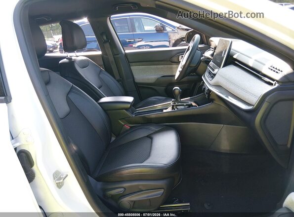 3C4NJDBN0RT119542 2024 JEEP COMPASS White Widok wnętrza z przodu