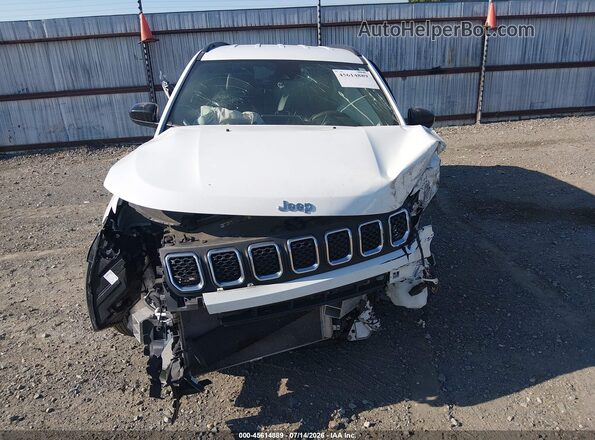 3C4NJDBN0RT605042 2024 JEEP COMPASS White Սալոնի հետևի տեսք