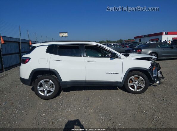 3C4NJDBN0RT605042 2024 JEEP COMPASS White Սալոնի 360 աստիճան տեսք