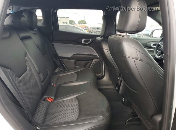 3C4NJDBN0ST535029 2025 JEEP COMPASS White Rear seats view