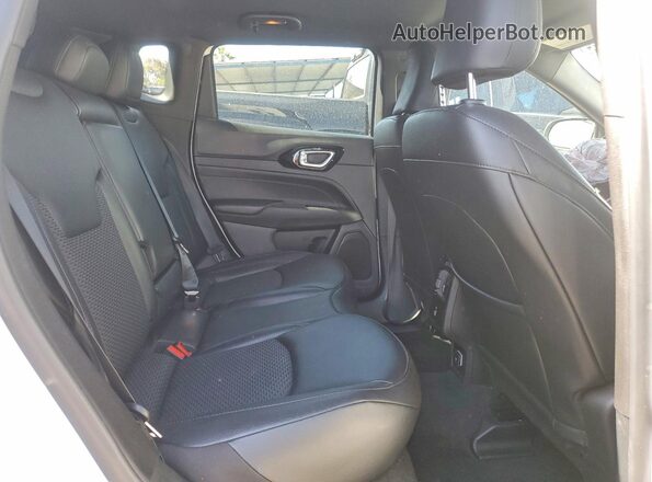 3C4NJDBN0ST623854 2025 JEEP COMPASS White Widok tylnych siedzeń