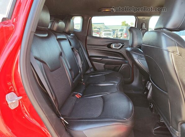 3C4NJDBN1PT528730 2023 JEEP COMPASS Red Widok tylnych siedzeń