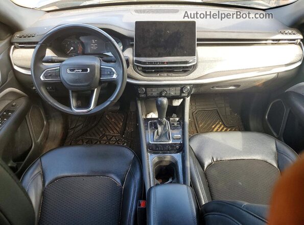 3C4NJDBN1PT540845 2023 JEEP COMPASS Gray Widok deski rozdzielczej