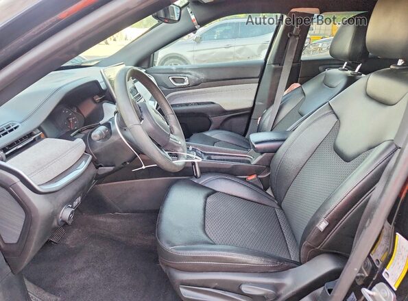 3C4NJDBN1RT101891 2024 JEEP COMPASS Black Front interior view