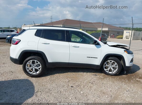 3C4NJDBN1RT117038 2024 JEEP COMPASS White Вид задньої частини салону
