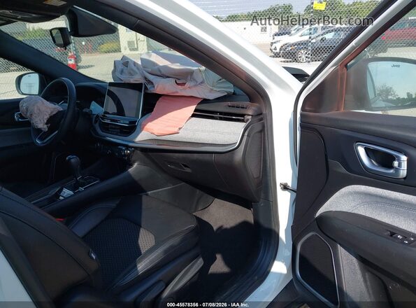 3C4NJDBN1RT117038 2024 JEEP COMPASS White Вид салону спереду