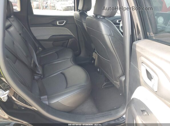 3C4NJDBN1ST569884 2025 JEEP COMPASS Black Vista de la etiqueta del VIN