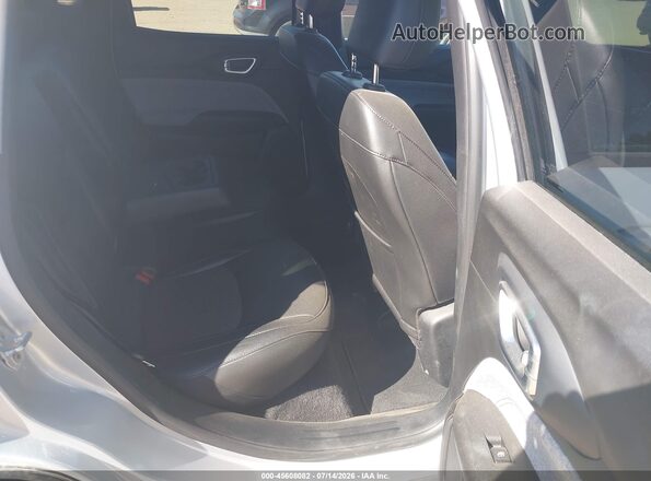 3C4NJDBN2RT110342 2024 JEEP COMPASS Silver Vista de la etiqueta del VIN