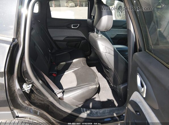 3C4NJDBN2RT117596 2024 JEEP COMPASS Black Widok naklejki z numerem VIN