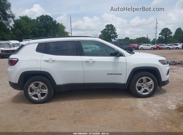 3C4NJDBN2RT604426 2024 JEEP COMPASS White Вид задньої частини салону