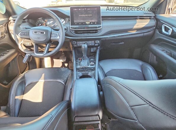 3C4NJDBN3PT501903 2023 JEEP COMPASS Черный Вид панели приборов