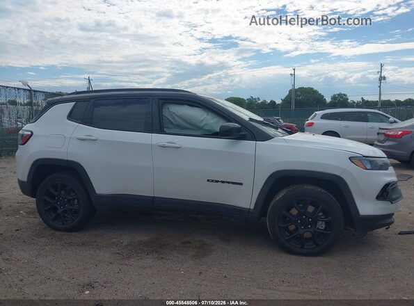 3C4NJDBN3RT103514 2024 JEEP COMPASS White Вид задньої частини салону
