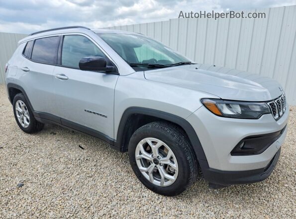 3C4NJDBN3ST592860 2025 JEEP COMPASS Silver Передня права чверть