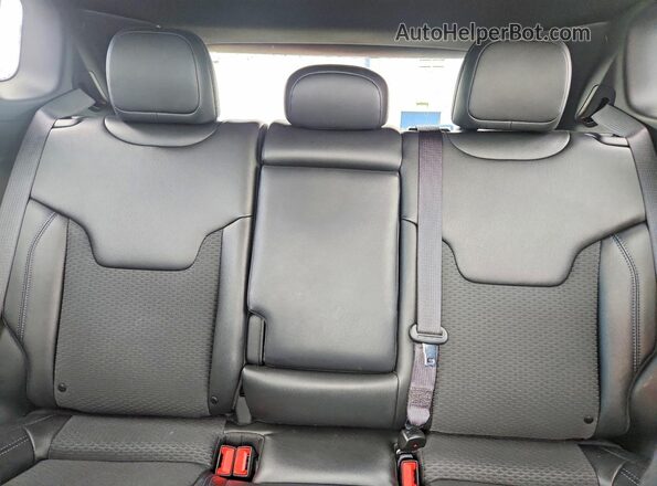 3C4NJDBN3ST592860 2025 JEEP COMPASS Silver Вид задніх сидінь