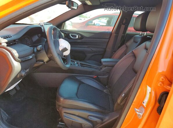 3C4NJDBN3TT179421 2026 JEEP COMPASS Orange წინა სალონის ხედი