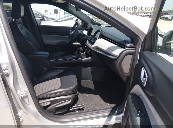 3C4NJDBN4RT106955 2024 JEEP COMPASS Silver Widok wnętrza z przodu