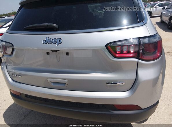 3C4NJDBN4RT106955 2024 JEEP COMPASS Silver Widok z przodu