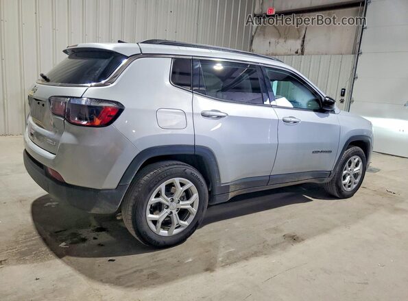 3C4NJDBN4RT113596 2024 JEEP COMPASS Серебряный Задняя правая четверть