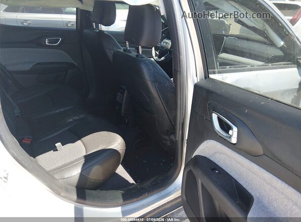 3C4NJDBN4ST504074 2025 JEEP COMPASS Silver Вид наклейки з VIN-кодом