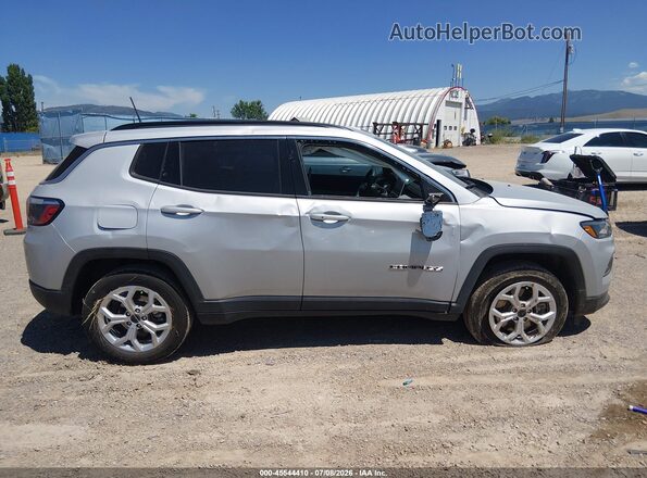 3C4NJDBN4ST504074 2025 JEEP COMPASS Silver Вид задньої частини салону