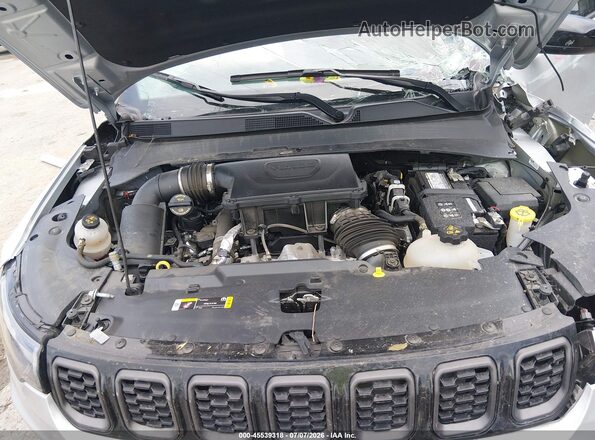 3C4NJDBN4ST558040 2025 JEEP COMPASS Silver Հետևի տեսք
