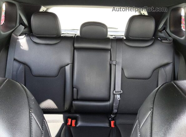 3C4NJDBN4ST571158 2025 JEEP COMPASS Silver Rear seats view