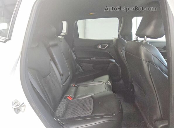 3C4NJDBN4ST586937 2025 JEEP COMPASS White Вид задньої частини салону