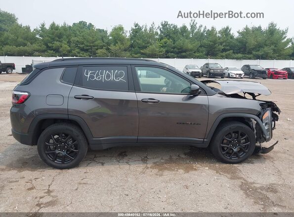 3C4NJDBN5PT528746 2023 JEEP COMPASS Gray 360 interior view