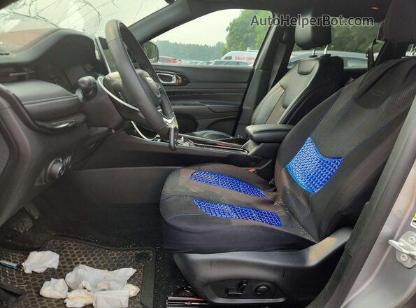 3C4NJDBN5PT544607 2023 JEEP COMPASS Серебряный Вид салона спереди