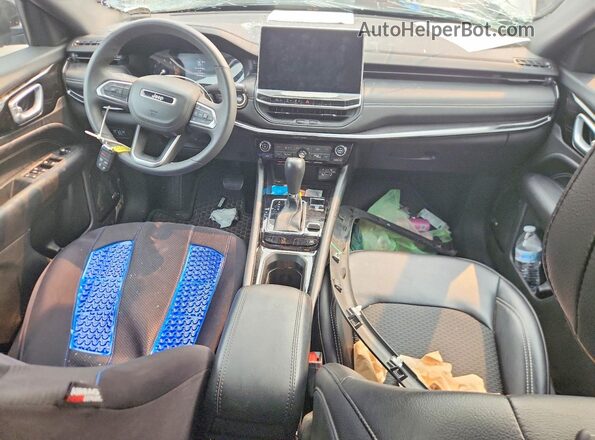 3C4NJDBN5PT544607 2023 JEEP COMPASS Серебряный Вид панели приборов