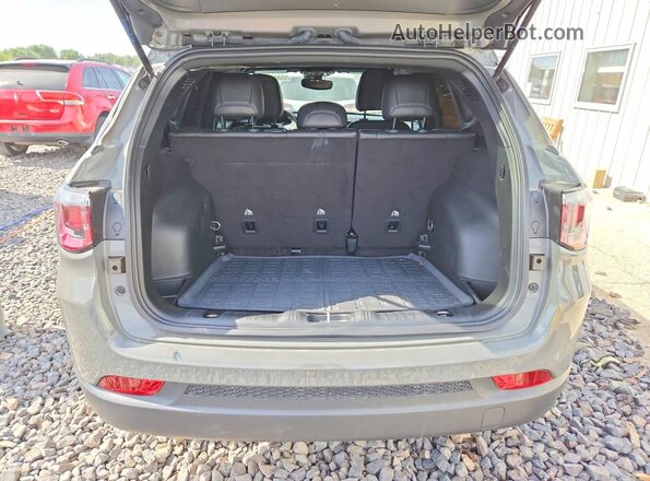 3C4NJDBN5RT602363 2024 JEEP COMPASS Gray Widok z tyłu