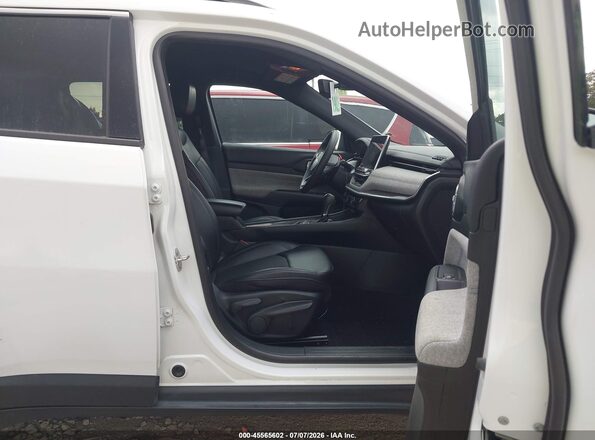 3C4NJDBN5RT605750 2024 JEEP COMPASS White Front interior view