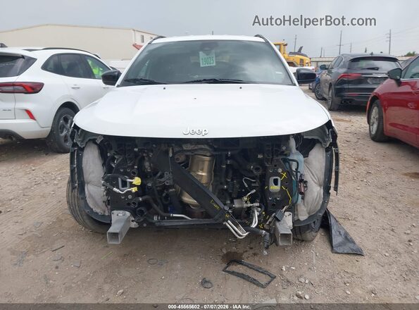 3C4NJDBN5RT605750 2024 JEEP COMPASS White Rear interior view