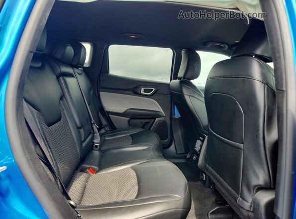 3C4NJDBN5ST592844 2025 JEEP COMPASS Blue Rear interior view