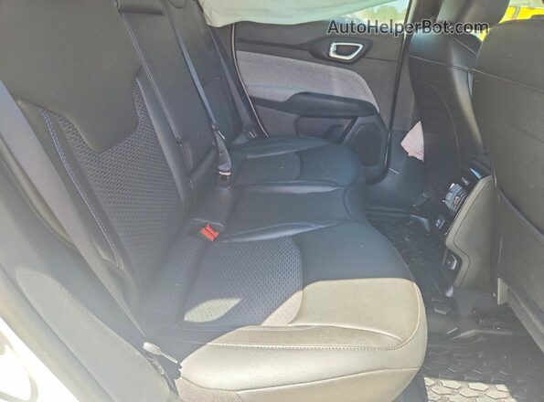 3C4NJDBN5ST602207 2025 JEEP COMPASS White Вид задньої частини салону