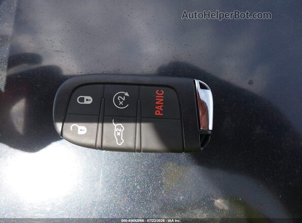 3C4NJDBN5TT151782 2026 JEEP COMPASS Черный Вид панели приборов