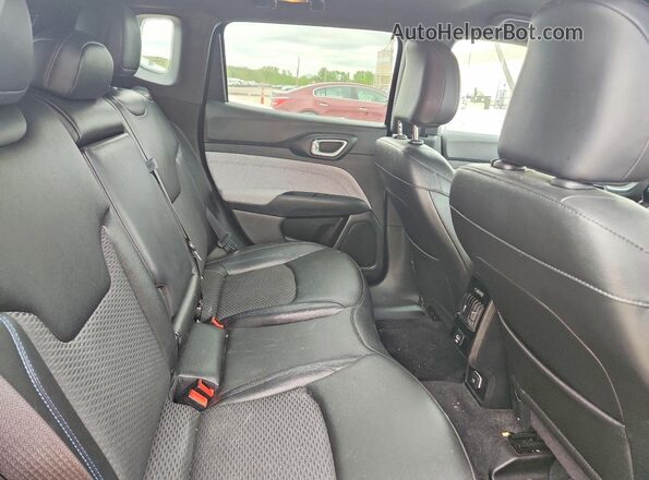 3C4NJDBN6RT100459 2024 JEEP COMPASS Черный Вид задней части салона