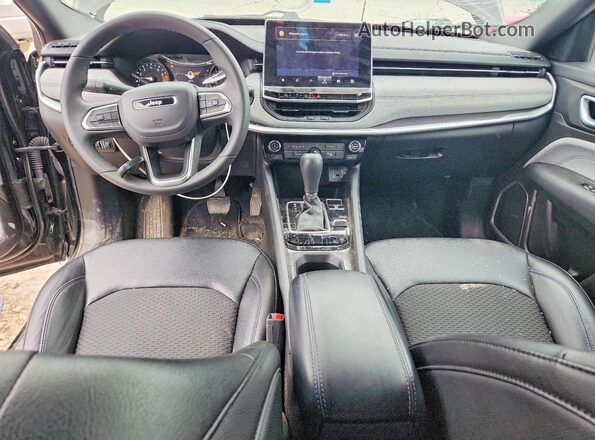 3C4NJDBN6RT100459 2024 JEEP COMPASS Черный Вид панели приборов