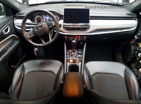 3C4NJDBN6RT111932 2024 JEEP COMPASS Черный Вид панели приборов