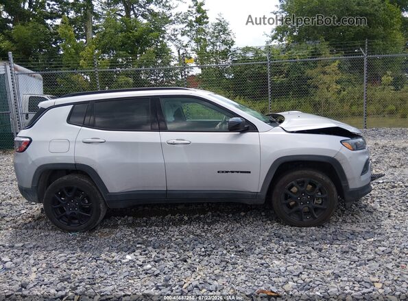 3C4NJDBN6TT222987 2026 JEEP COMPASS Gray Սալոնի հետևի տեսք