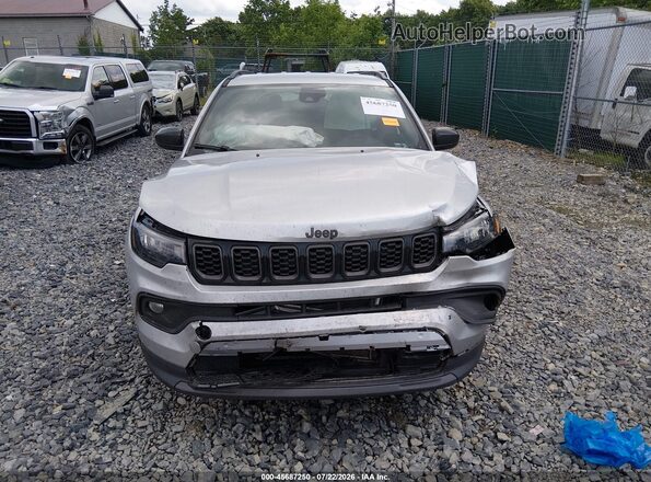 3C4NJDBN6TT222987 2026 JEEP COMPASS Gray Սարքավորումների վահանակի տեսք