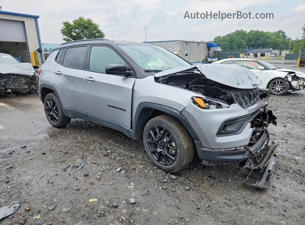 3C4NJDBN7PT573901 2023 JEEP COMPASS Silver Front right