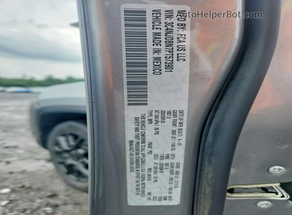 3C4NJDBN7PT573901 2023 JEEP COMPASS Silver Engine compartment view