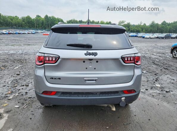 3C4NJDBN7PT573901 2023 JEEP COMPASS Silver Rear view
