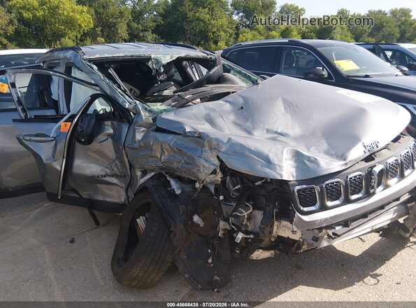 3C4NJDBN7RT605216 2024 JEEP COMPASS Gray Front view