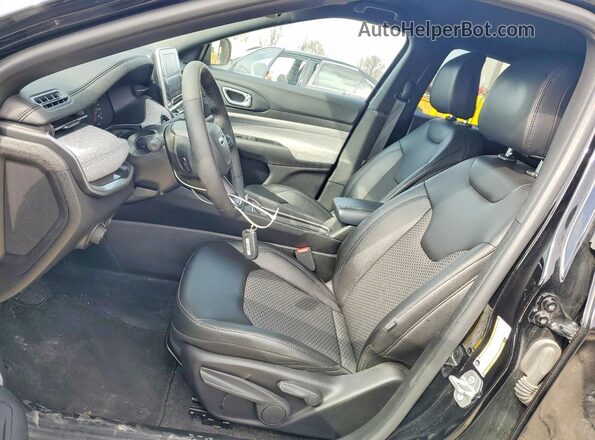 3C4NJDBN7ST566875 2025 JEEP COMPASS Black Вид салону спереду